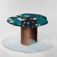 <a href=https://www.galeriegosserez.com/gosserez/artistes/t-sakhi.html> T SAKHI </a> - Reconciled Fragments - Side table Blue